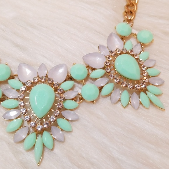 Statement Necklace - Picture 1 of 3